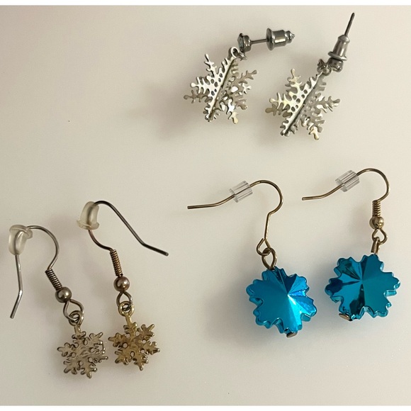 Lot 3 Vintage Christmas Earrings Snowflakes Gold Tone Silver Tone Blue Beaded - Picture 14 of 16